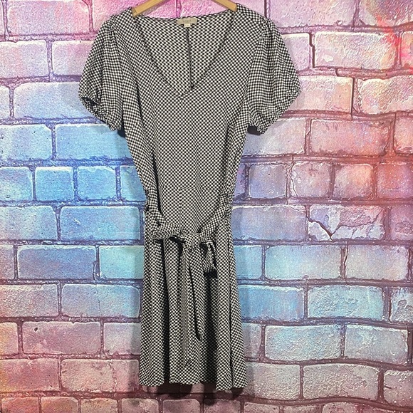 LOFT Dresses & Skirts - LOFT Houndstooth Tie Waist Midi Dress Women’s 12 Black White